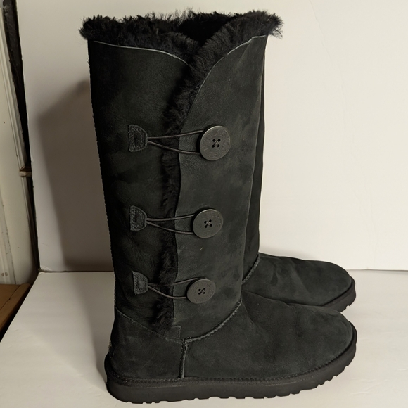 UGG Australia Bailey Button Triplet Genuine Shearling Boots, Black Size 12 - Picture 1 of 16